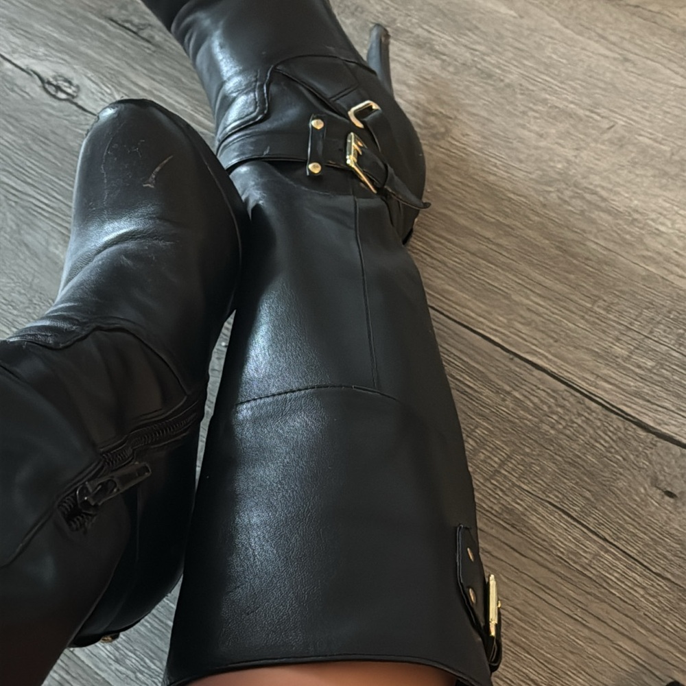 Elegant Black Leather Women's Boots